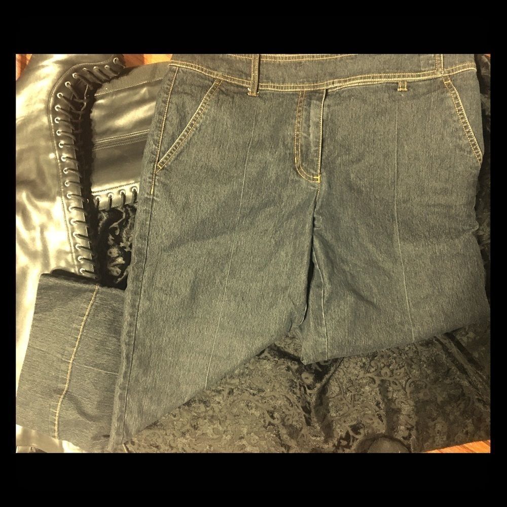 VINTAGE Y2K Low Rise Bisou Bisou Wide Legged Cropped Jeans Size 11 - Picture 1 of 4